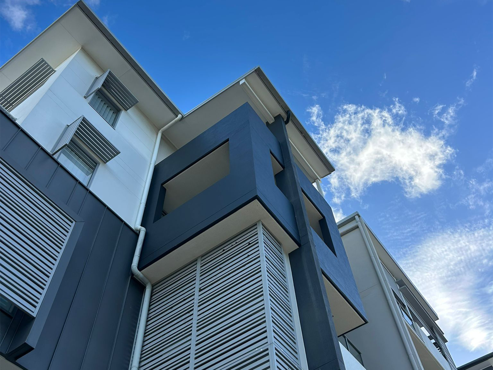 Unit-complex-painting-in-Brisbane-McAuliffe-Painting